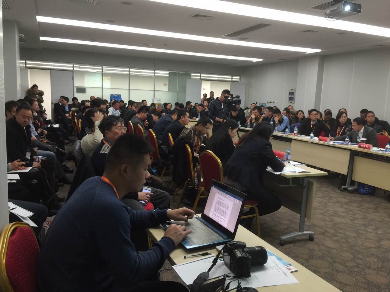 83004142330185560.jpg 皇冠体育