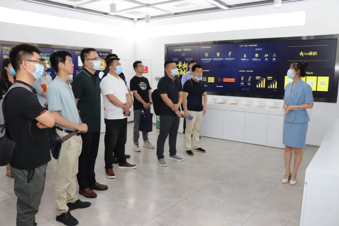 2.webp.jpg 皇冠体育