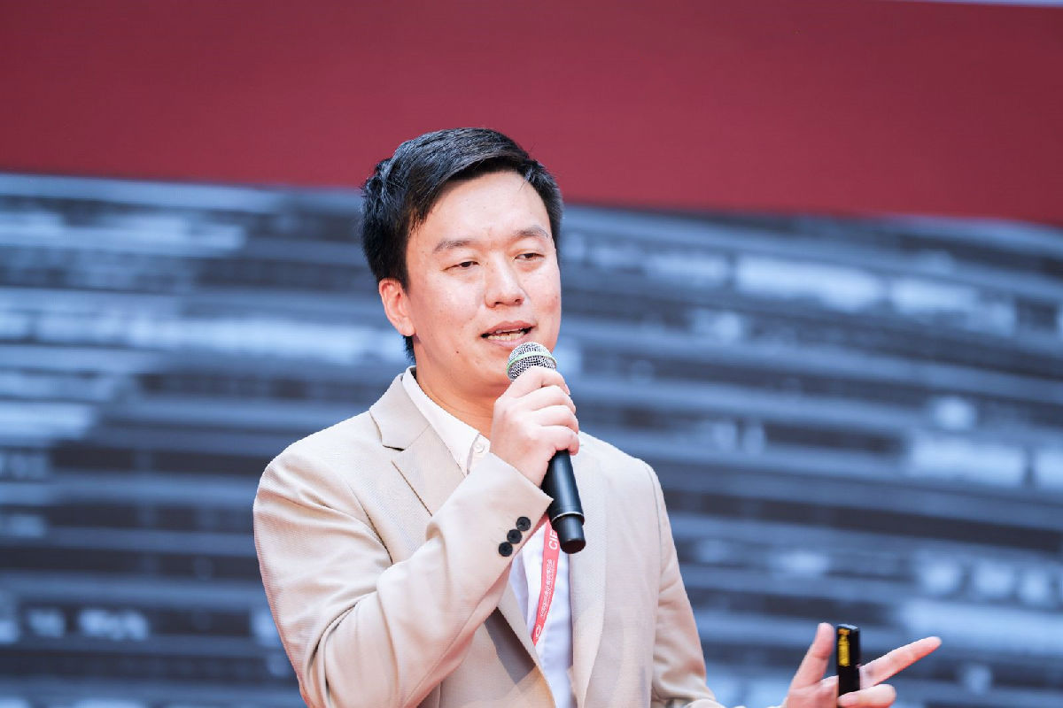 鲁佳.jpg 皇冠体育